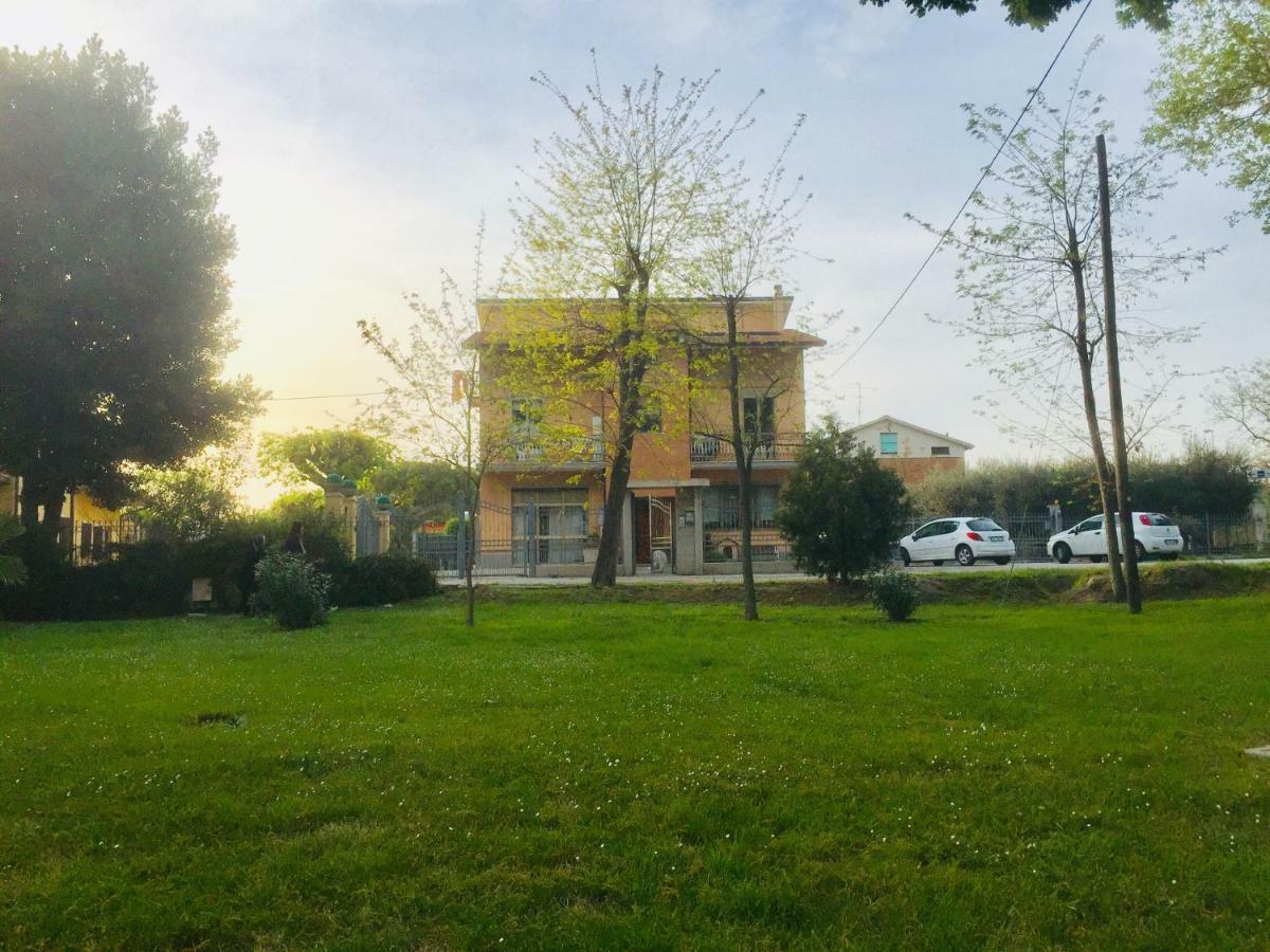 Monolocali B&B Santa Maria Apparente Civitanova Marche Exterior foto